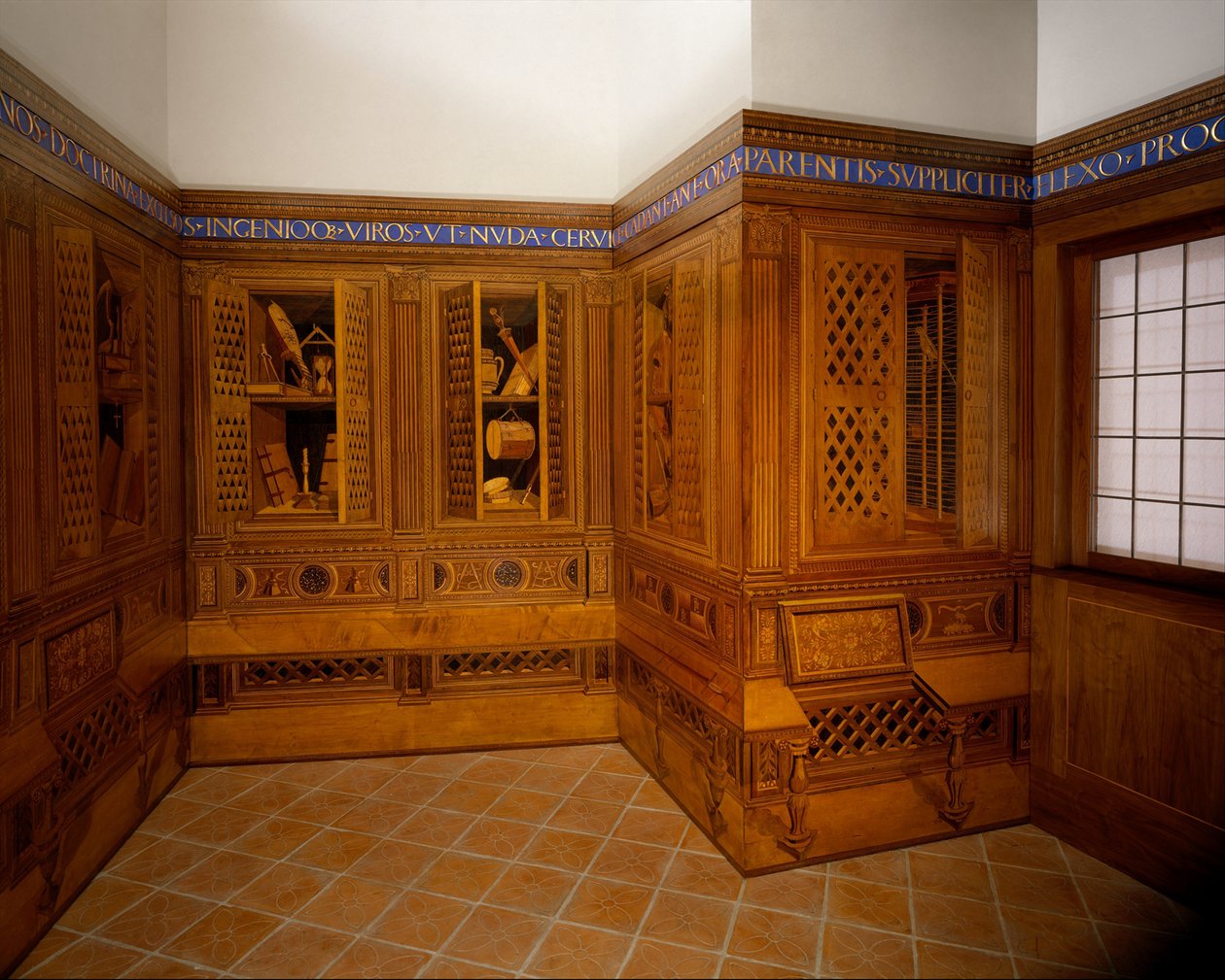 Studiolo z Dóžecího paláce v Gubbiu, kolem 1478-82 (ořech, buk, růžové dřevo, dub a ovocné dřevo na ořechovém základu) od Francesco di Giorgio Martini