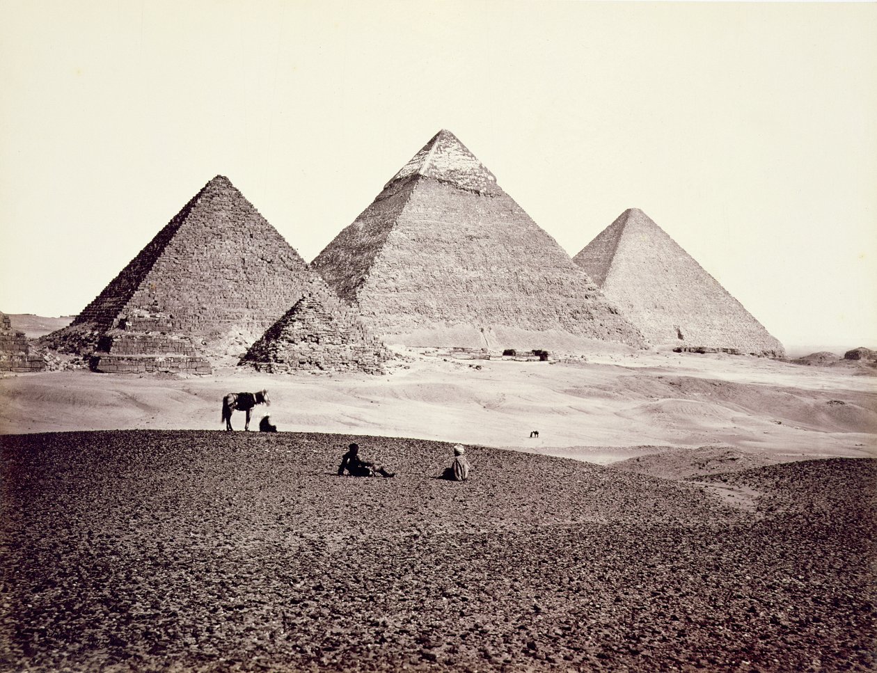 Pyramidy El-Geezah, z jihozápadu, 1858 od Francis Frith