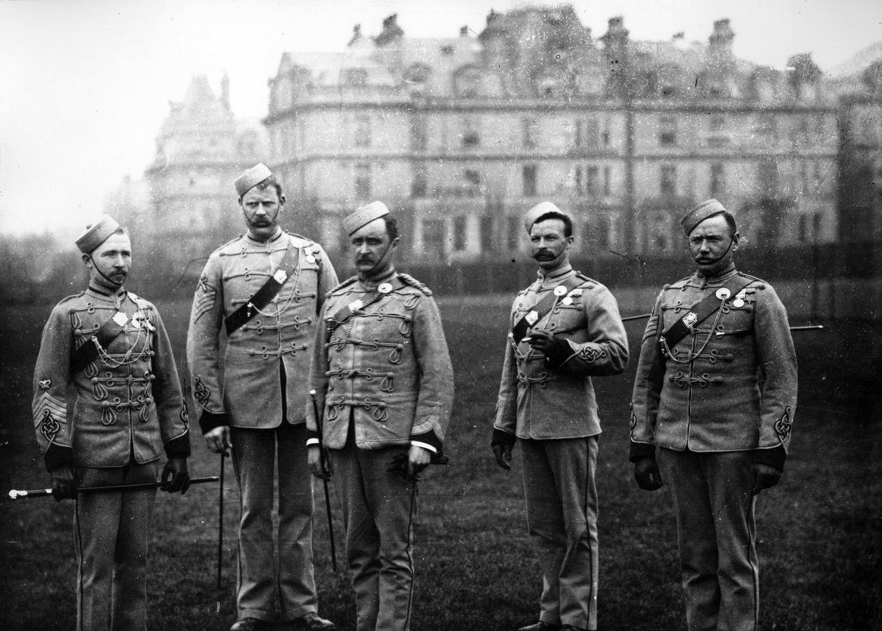 Důstojníci v Queens Westminster Volunteers (13. Middlesex), kolem 90. let 19. století od Francis G. O. Stuart