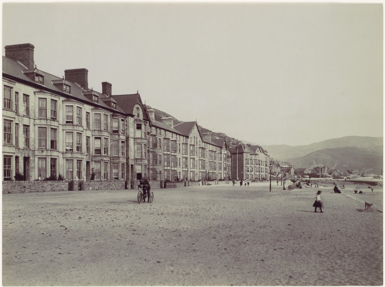 Barmouth. Marine Terrace a promenáda od Francis Bedford