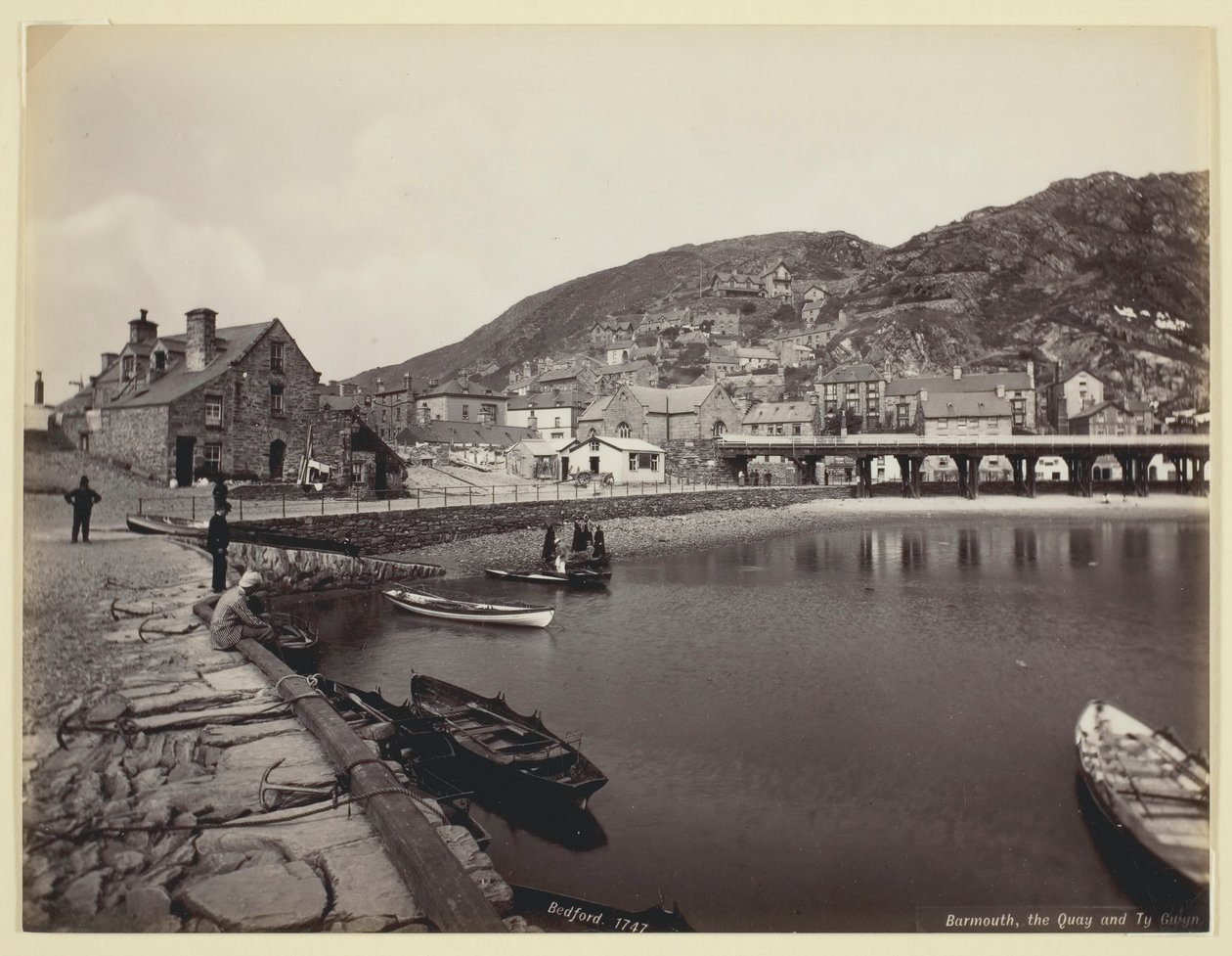 Barmouth, nábřeží a Ty Gwyn, 186094. od Francis Bedford
