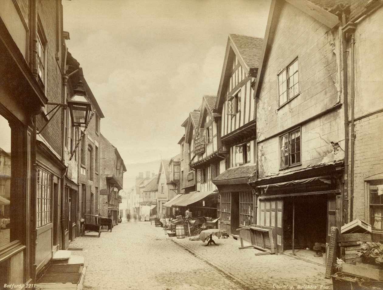Butcher Row, středověká ulice v Coventry, Warwickshire, c1880 od Francis Bedford