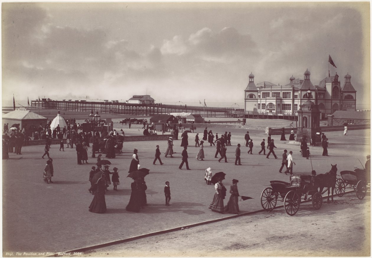 Rhyl. Pavilon a molo od Francis Bedford