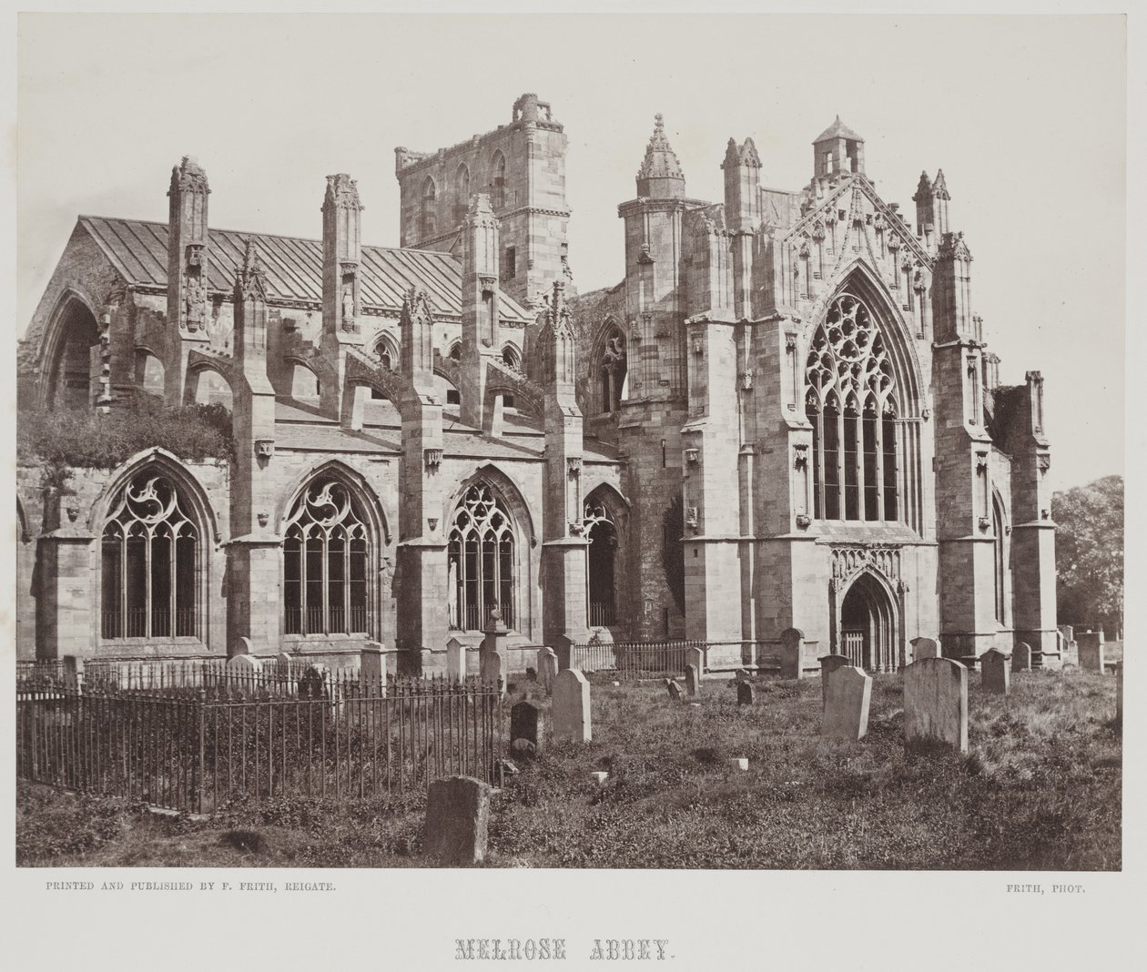 Melrose Abbey, asi 1857 (albumenový tisk) od Francis Frith