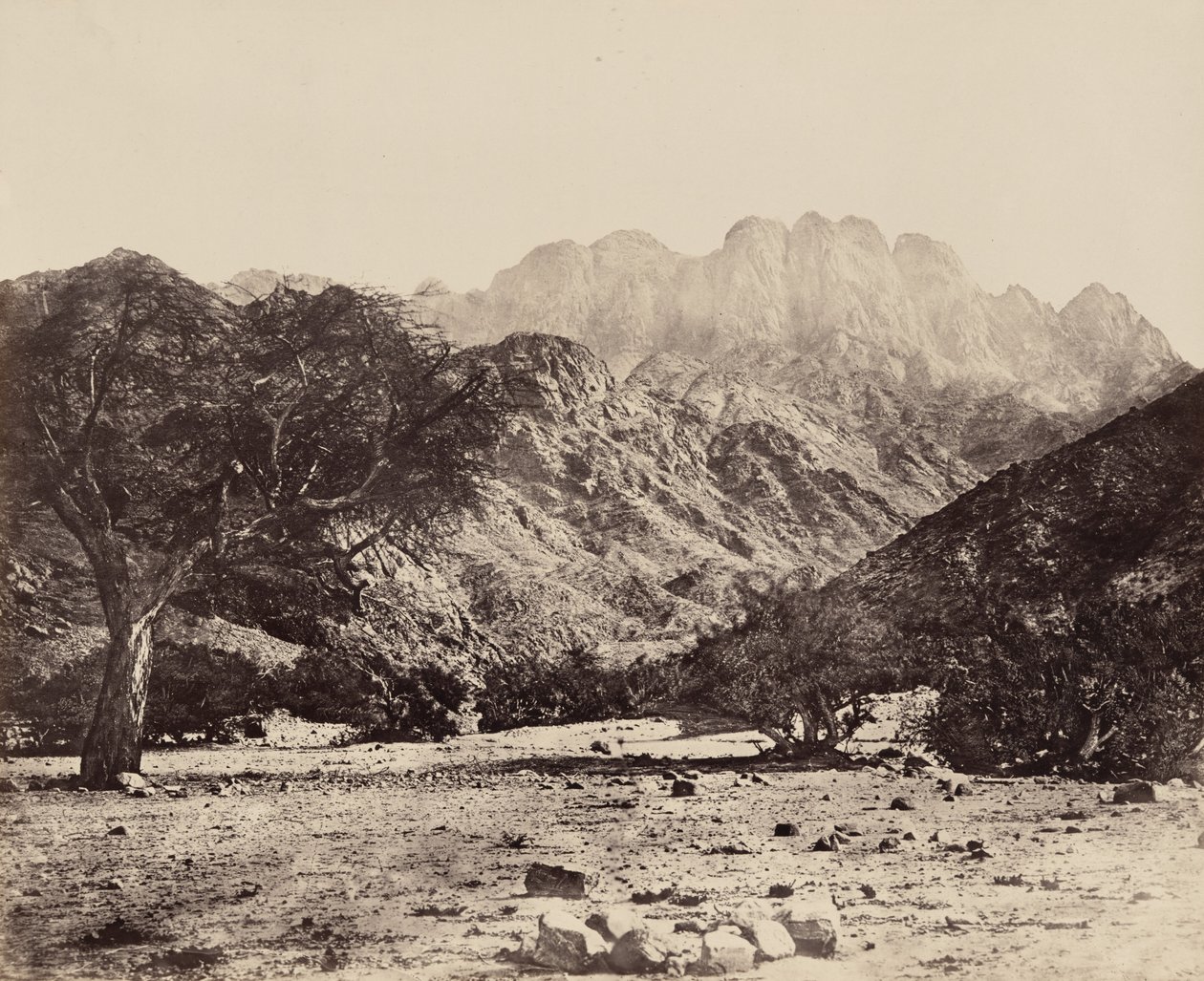 Hora Serbal, z Wádee Feyrán, Egypt,1858 (foto) od Francis Frith