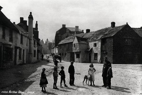Northam Village, 1890 od Francis Frith