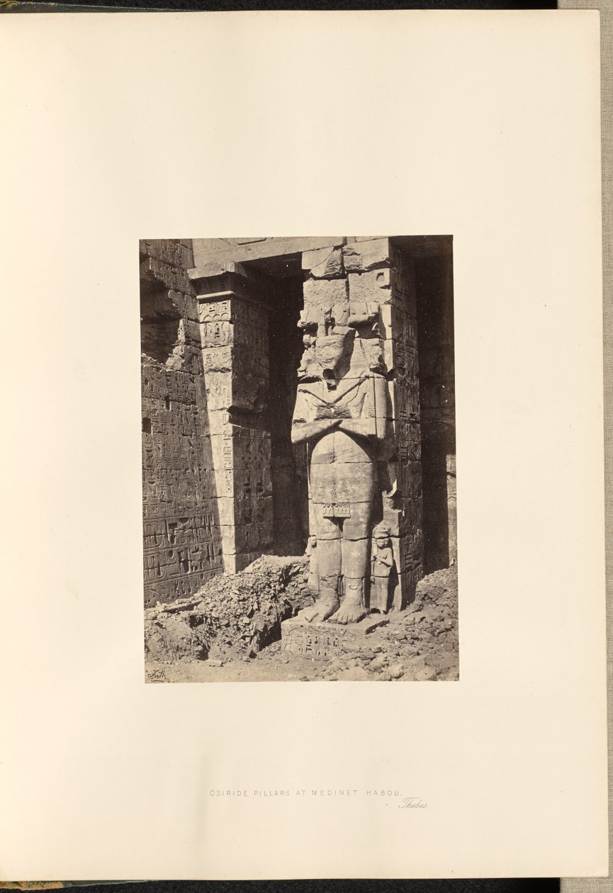 Osiridovy sloupy v Medinet Habou, Théby od Francis Frith