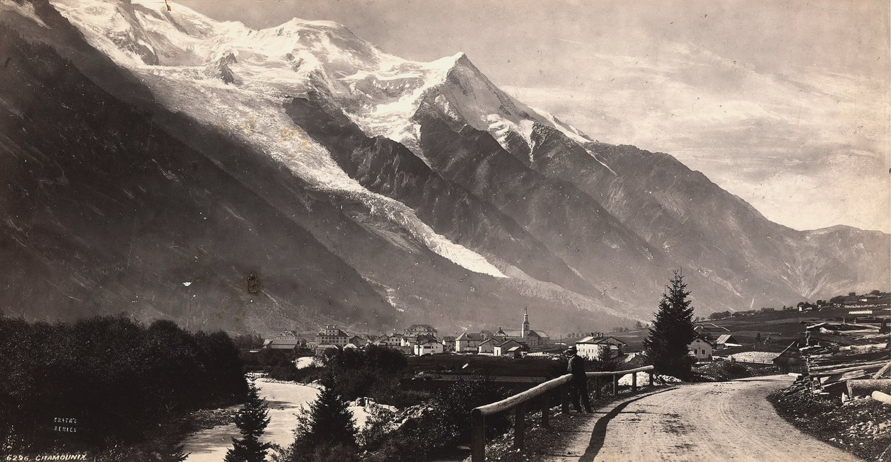 Panoramatický pohled na Chamonix-Mont Blanc, ve Francii od Francis Frith