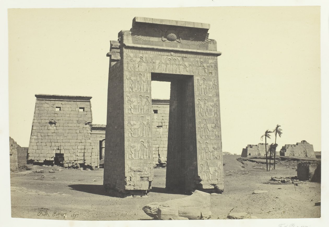 Sculptured Gateway, Karnac, 1857. od Francis Frith