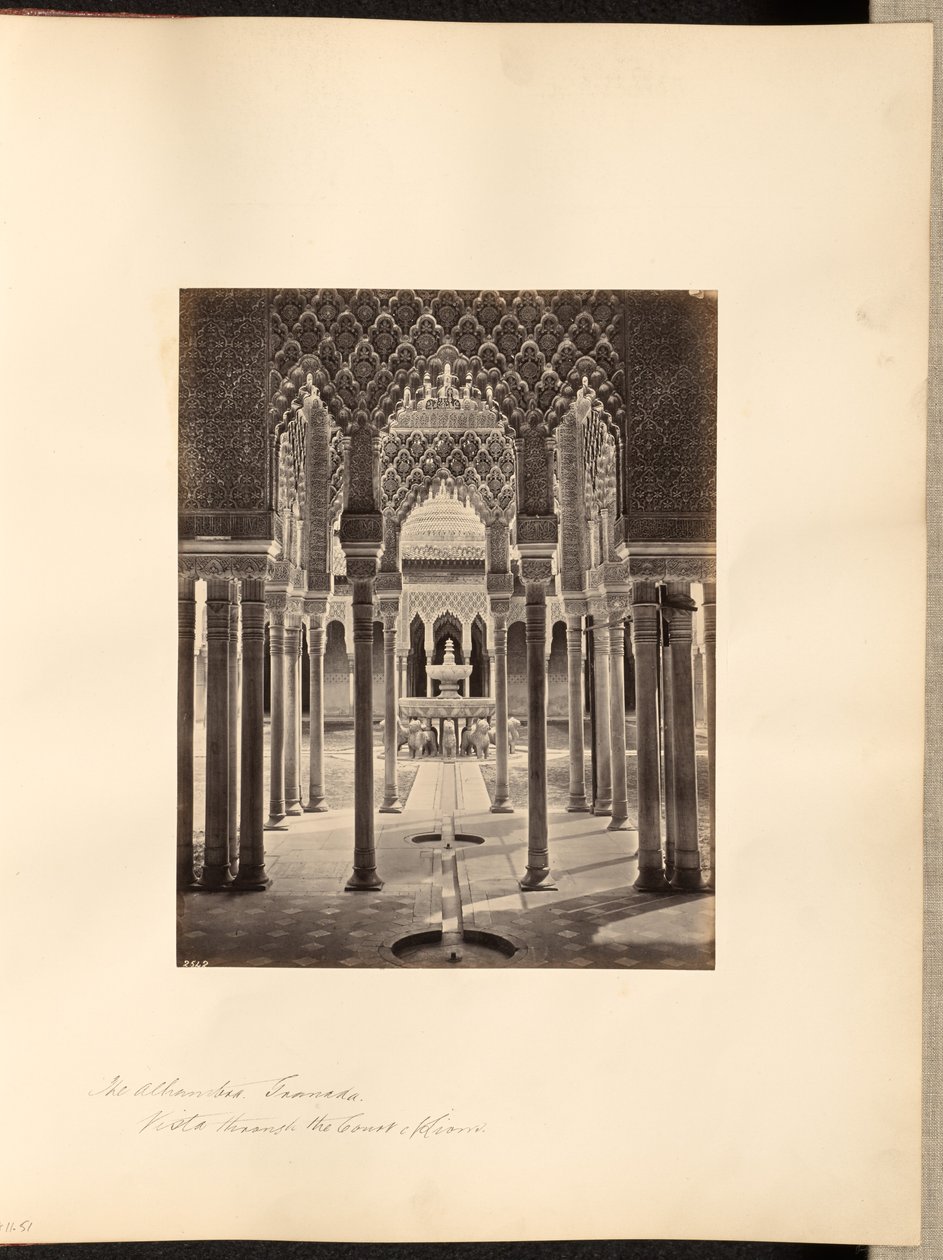 Alhambra, Granada, pohled na Lví dvůr od Francis Frith
