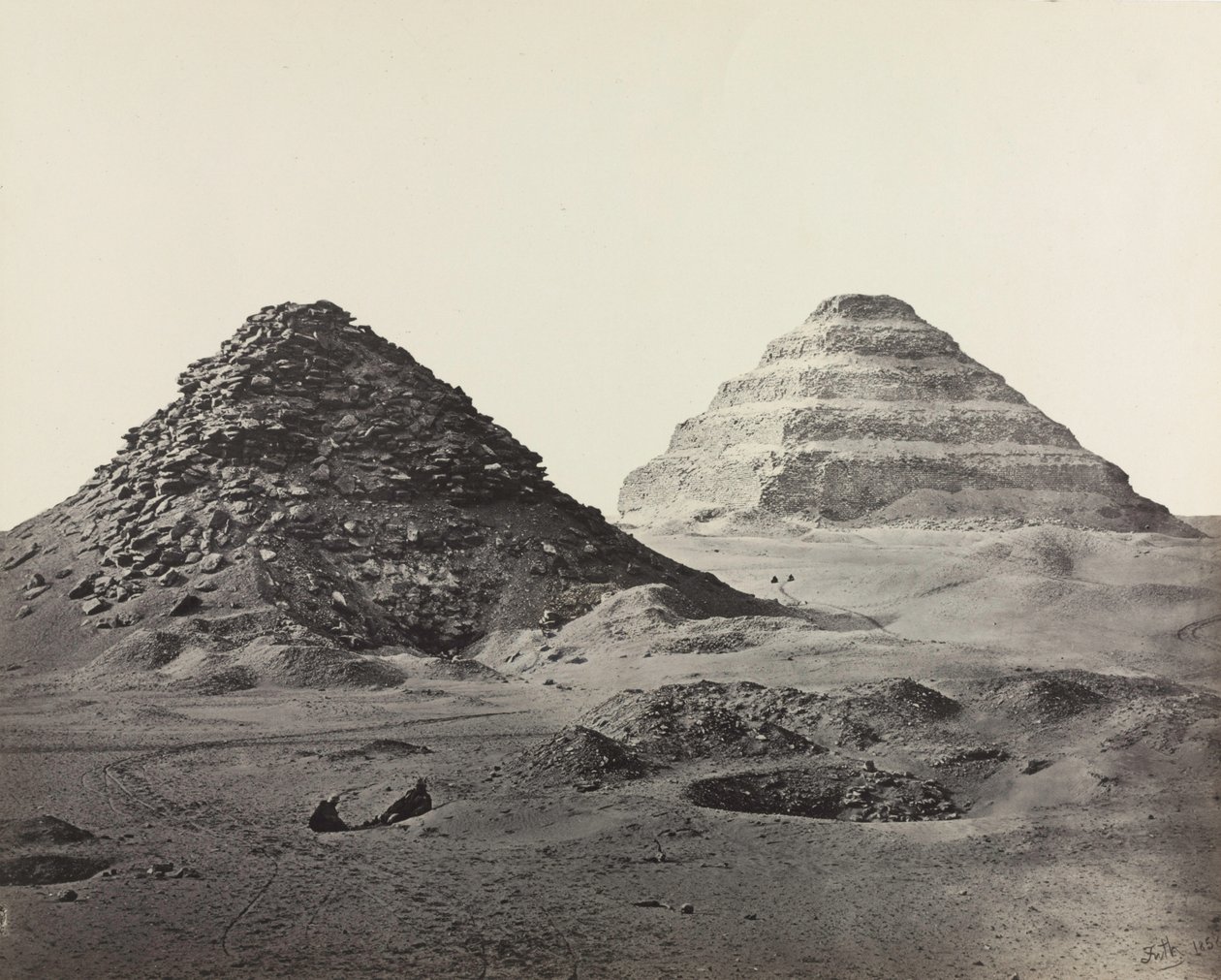 Pyramidy v Sakkárě, ze severovýchodu, 1858. od Francis Frith