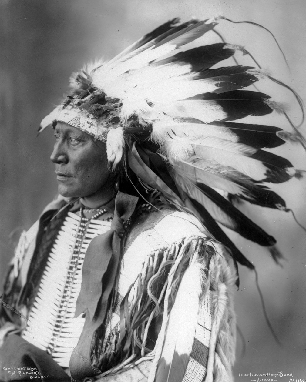 Chief Hollow Horn Bear, Sioux, 1898 od Frank Albert Rinehart