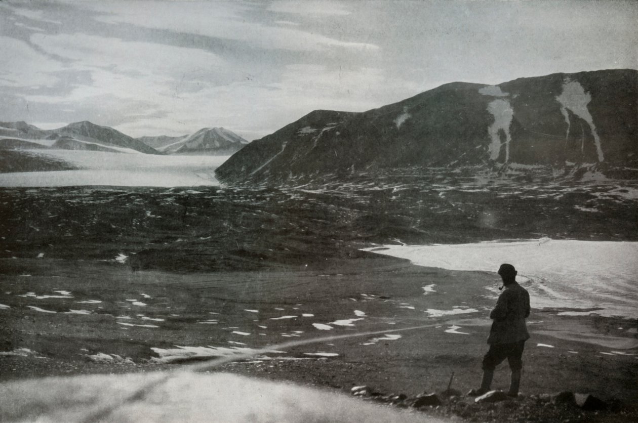 The Mouth of Dry Valley, Showing The Commonwealth Glacier, 1912, 1913. od Frank Debenham