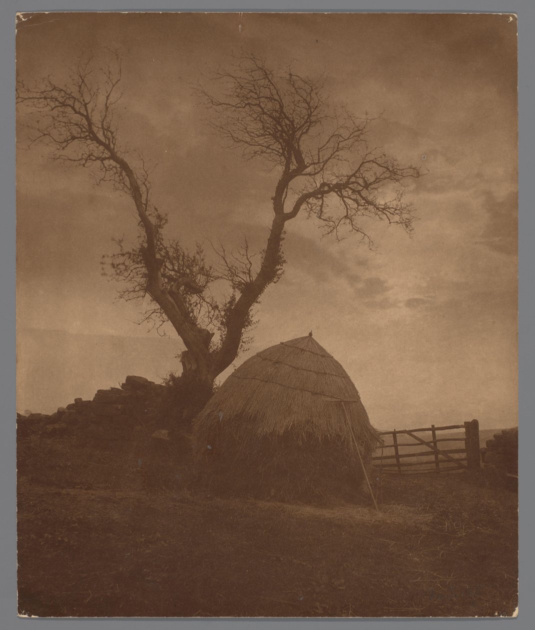 Egtonův most ve Whitby je součástí zonsondergangu Zákaz vycházení slunce (název na objektu) od Frank Meadow Sutcliffe