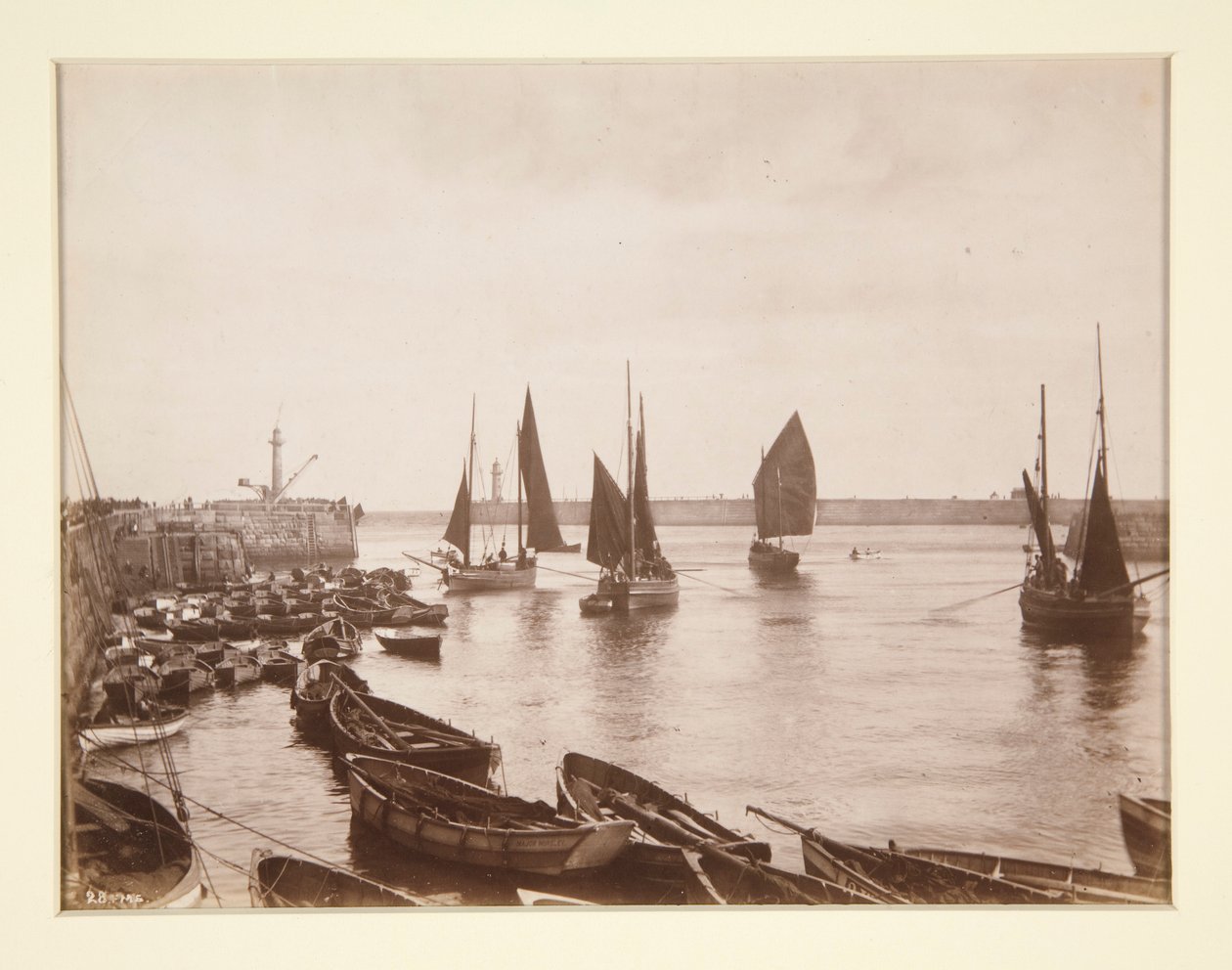 Pohled na Whitby Harbour od Frank Meadow Sutcliffe