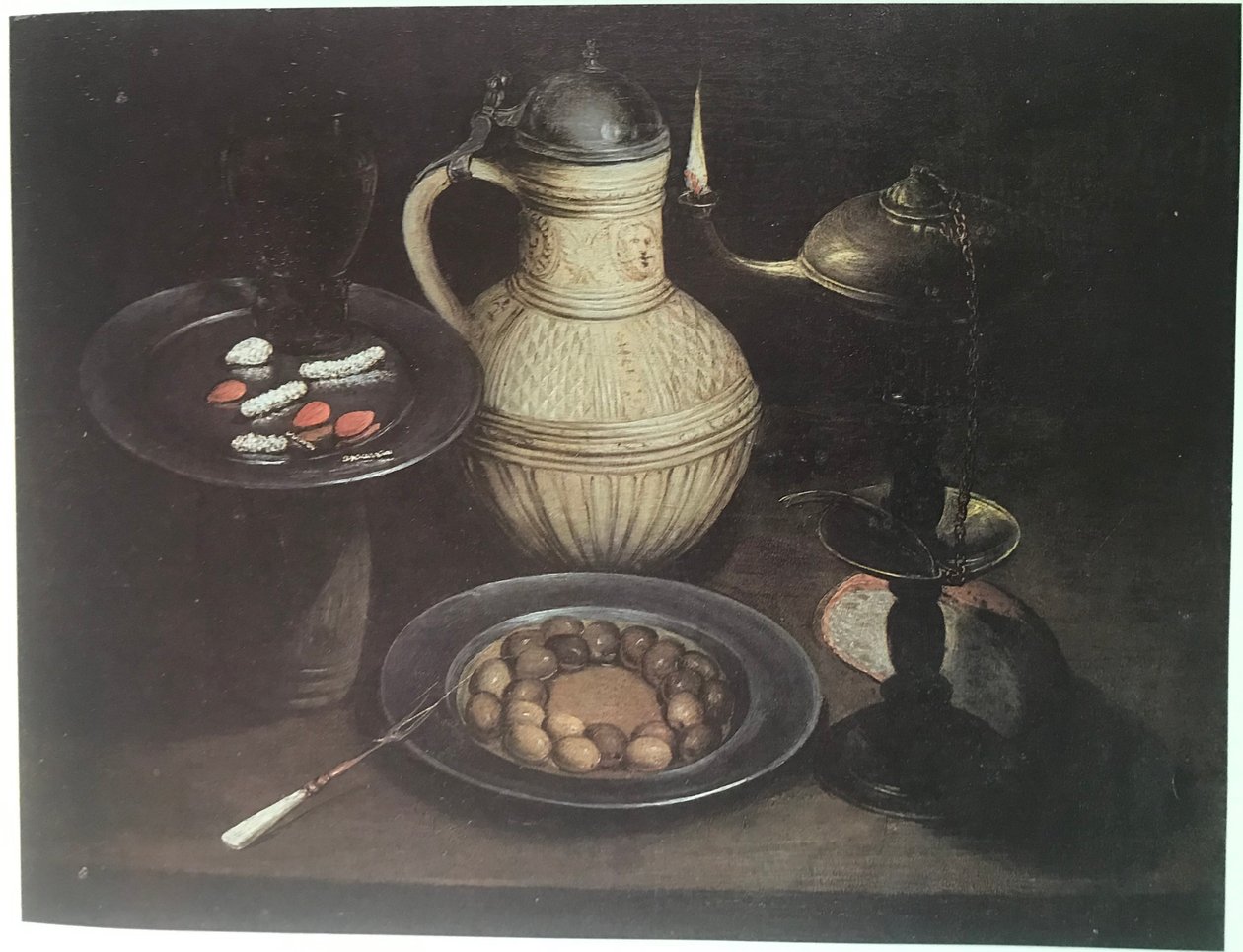 Zátiší s Bearded Man Crock, Lamp, Olives a Sweetmeats od Frans Badens