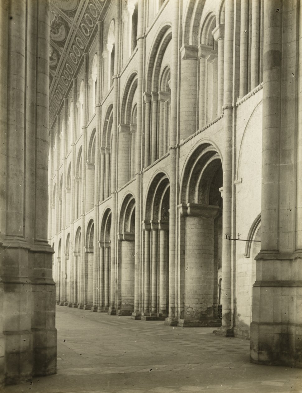 Elyská katedrála: Nave zpod západní věže od Frederick H. Evans