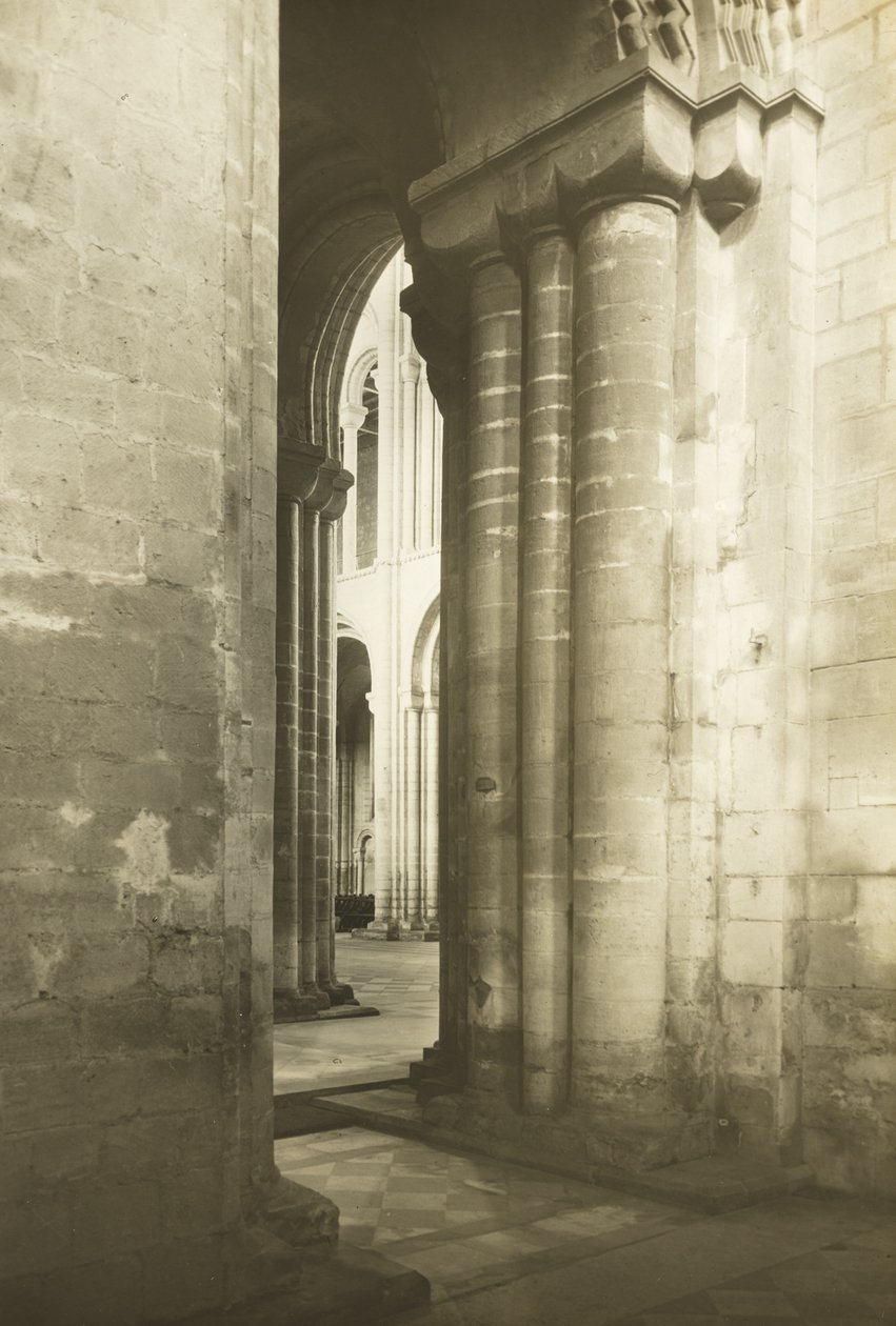 Elyská katedrála: Jihozápadní transept do lodi od Frederick H. Evans