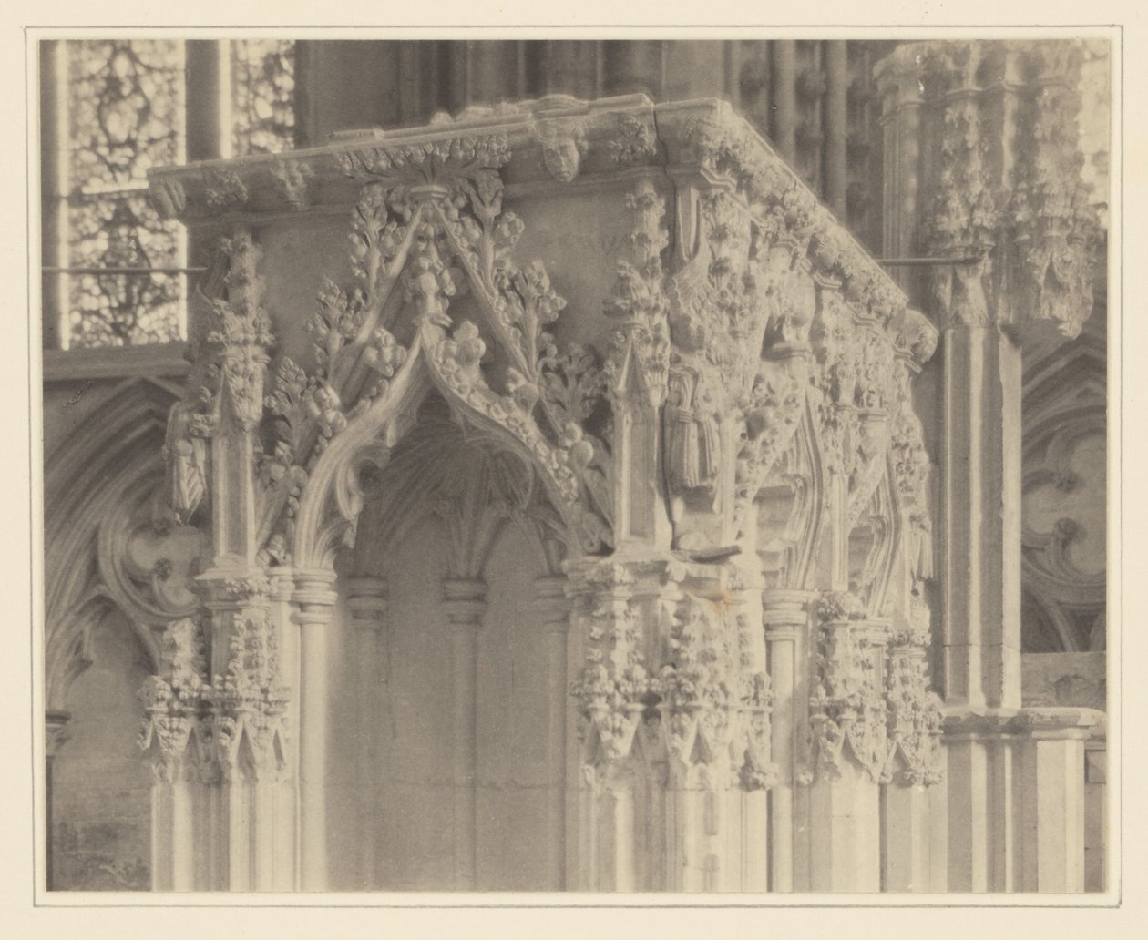 [Lincoln Cathedral, Detail přenosné svatyně] od Frederick H. Evans