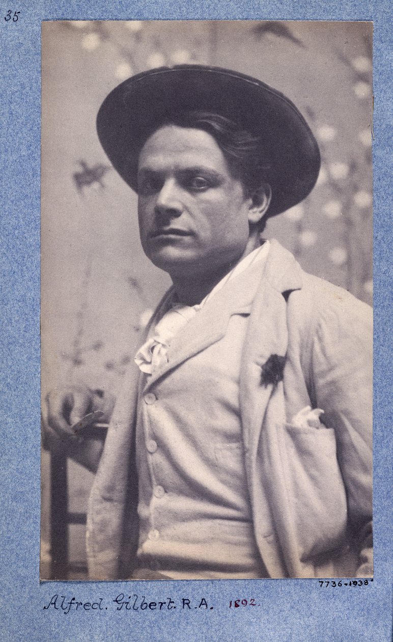 Alfred Gilbert, 1892 od Frederick Hollyer
