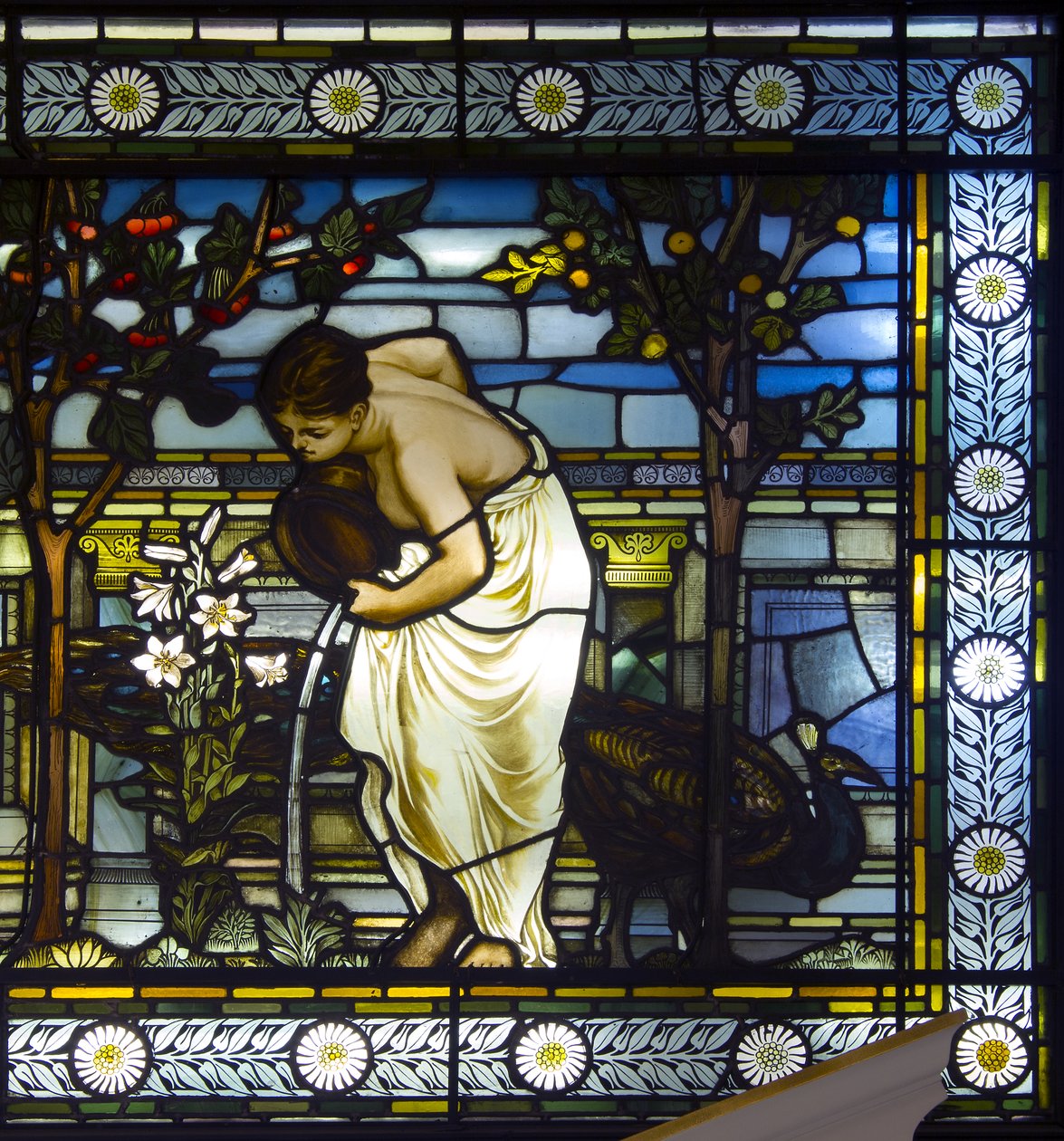 Londýn, Thomas Goode Showroom, South Audley Street, GE Cooke, připisován Frederick Vincent Hart (1843-1914), Classical Maidens In A Garden, 1876 od Frederick Vincent Hart