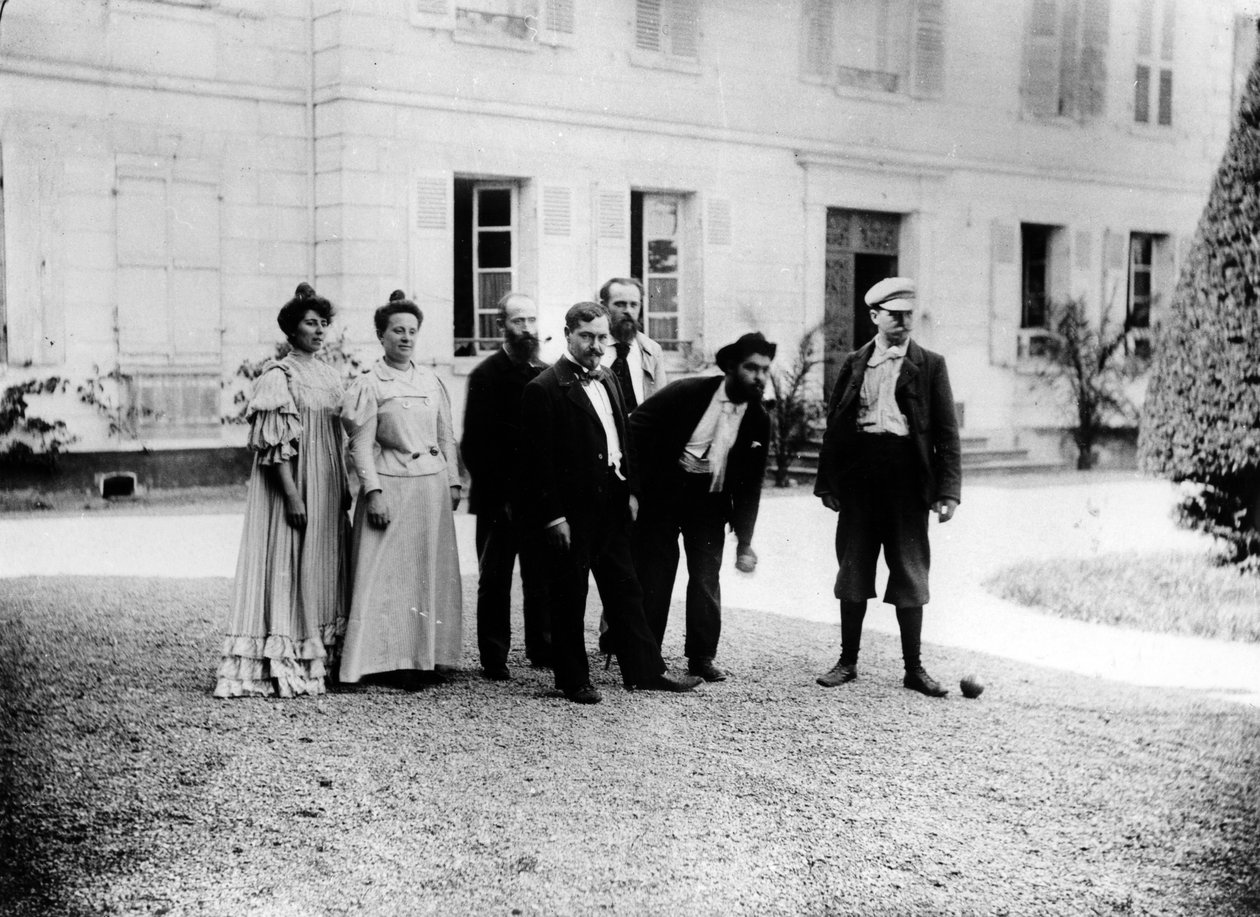 Hra pétanque v Le Relais, domově rodiny Natansonových ve Villeneuve-sur-Yonne, c. 1899 od French Photographer