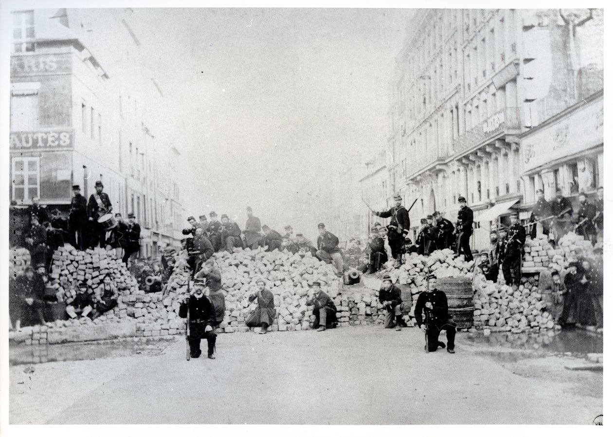 Barikáda na Rue de Charonne během Pařížské komuny, 18. března 1871 od French Photographer