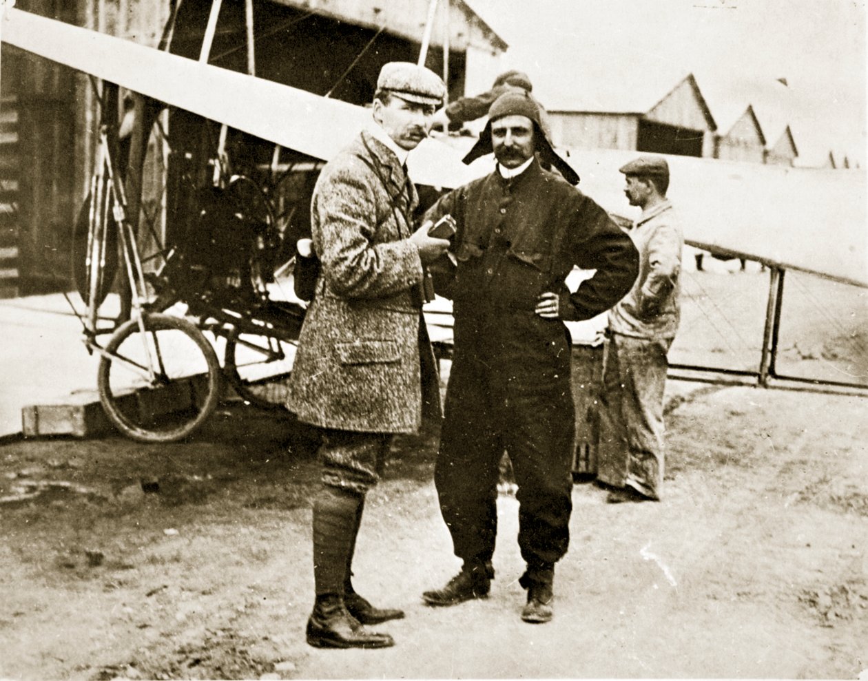 Bleriot po překročení kanálu, tisk James Jarche, 1909 (hlubotisk) od French Photographer