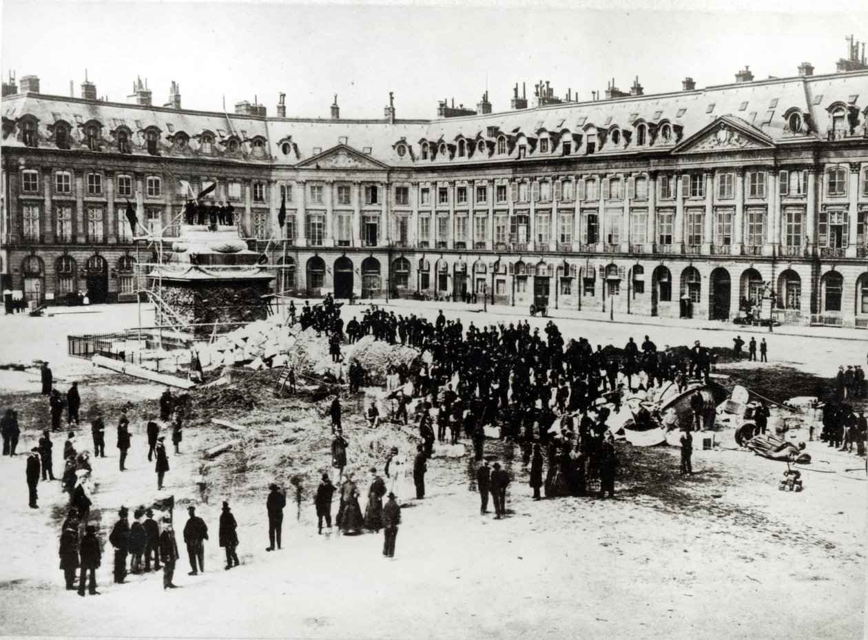 Zničení sloupu Vendome během komuny, 1871 od French Photographer