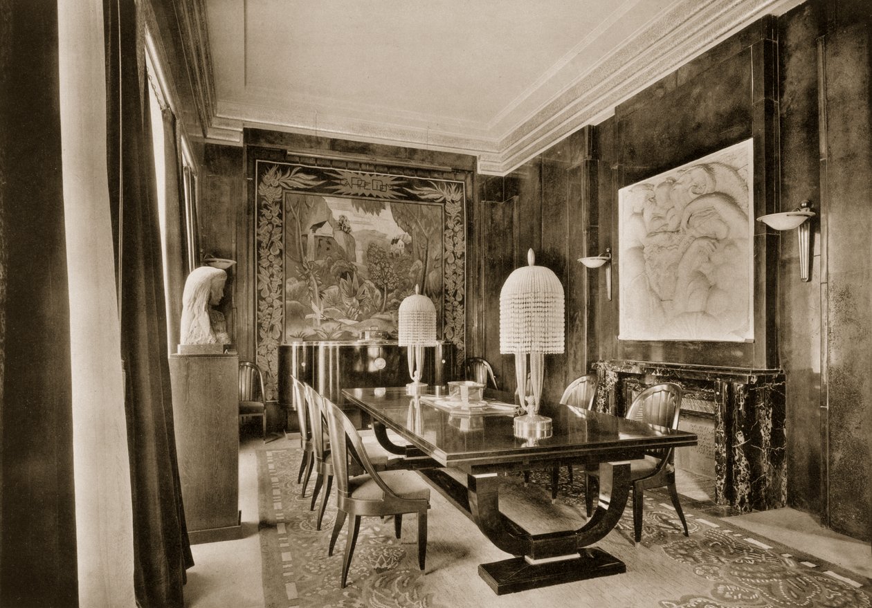 Jídelna, navržená Jacquesem-Emile Ruhlmannem, z Ensembles Mobiliers II, 1925 od French Photographer