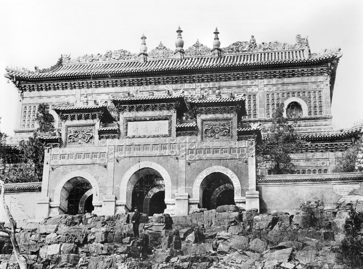 Vstup do Zakázaného města v Pekingu, Čína, c.1900 od French Photographer