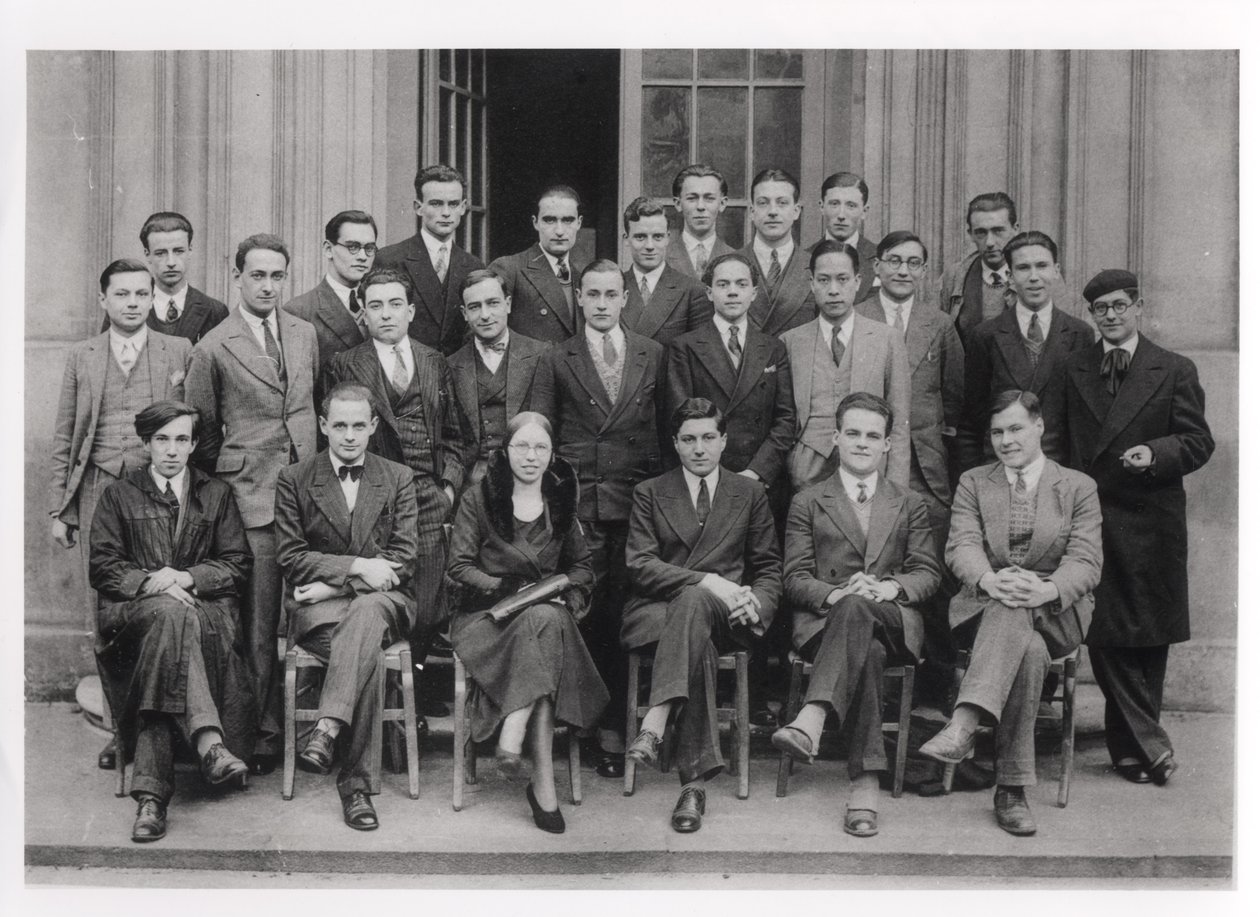 Absolventka Ecole Normale Superieure, Paříž, 1931 od French Photographer