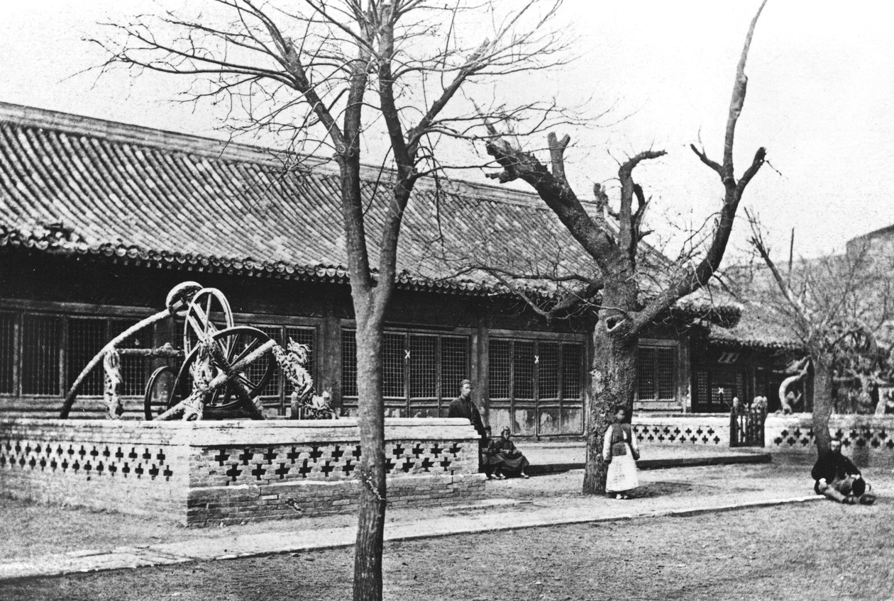 Císařská observatoř v Pekingu, Čína, kolem roku 1900 od French Photographer