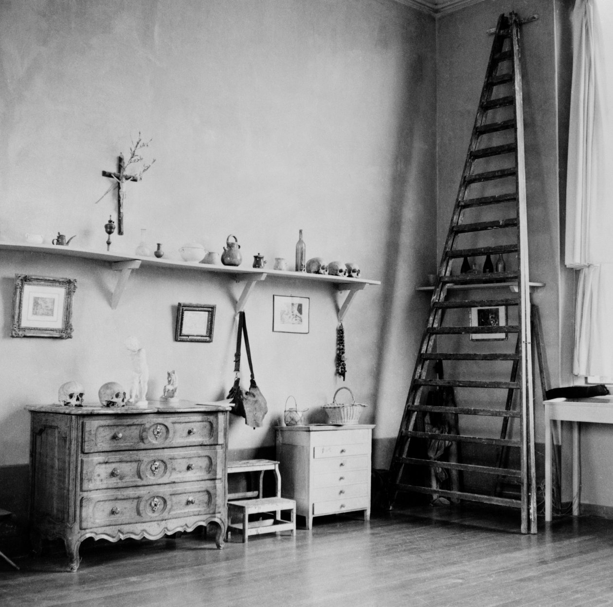 Interiér studia Cezannes v Aix-en-Provence, kolem 1900-02 od French Photographer