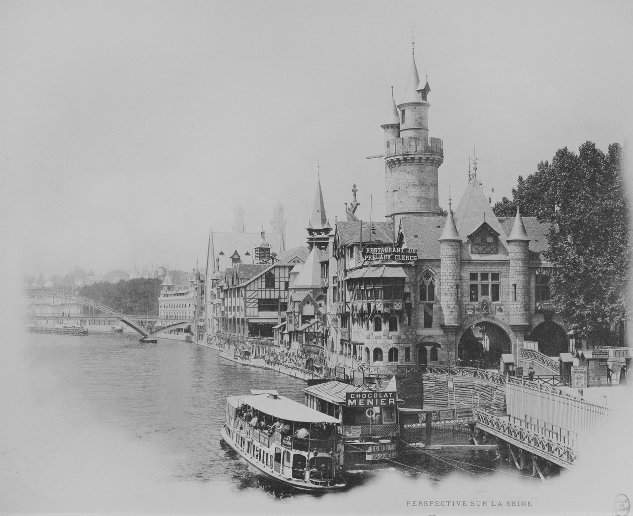 Restaurace Le Pre aux clercs - Světová výstava v Paříži, 1900 od French Photographer