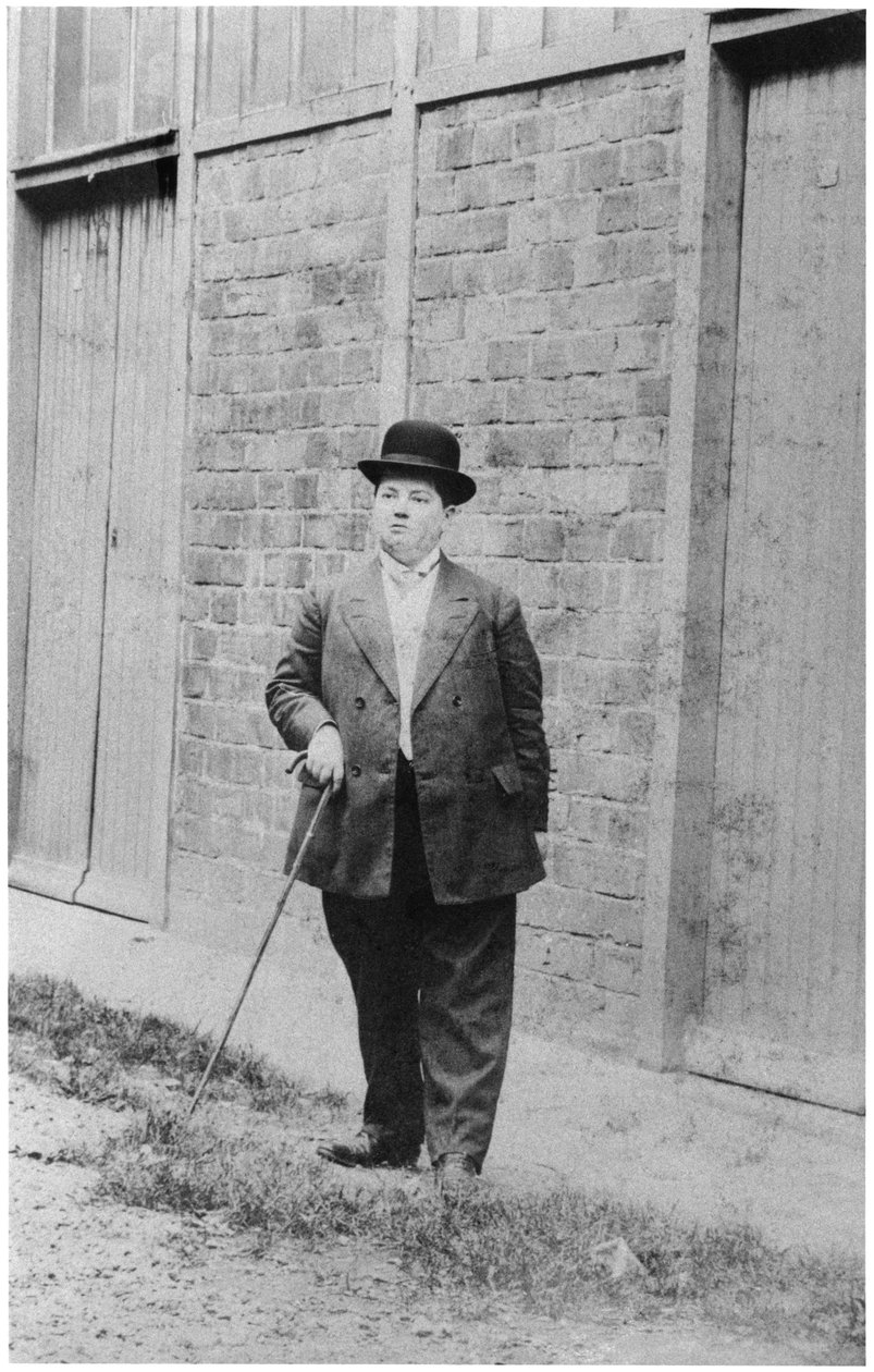 Madeleine Pelletier (1874-1939) oblečená jako muž, kandidátka Socialistické strany v 7. obvodu, Paříž, květen 1912 od French Photographer