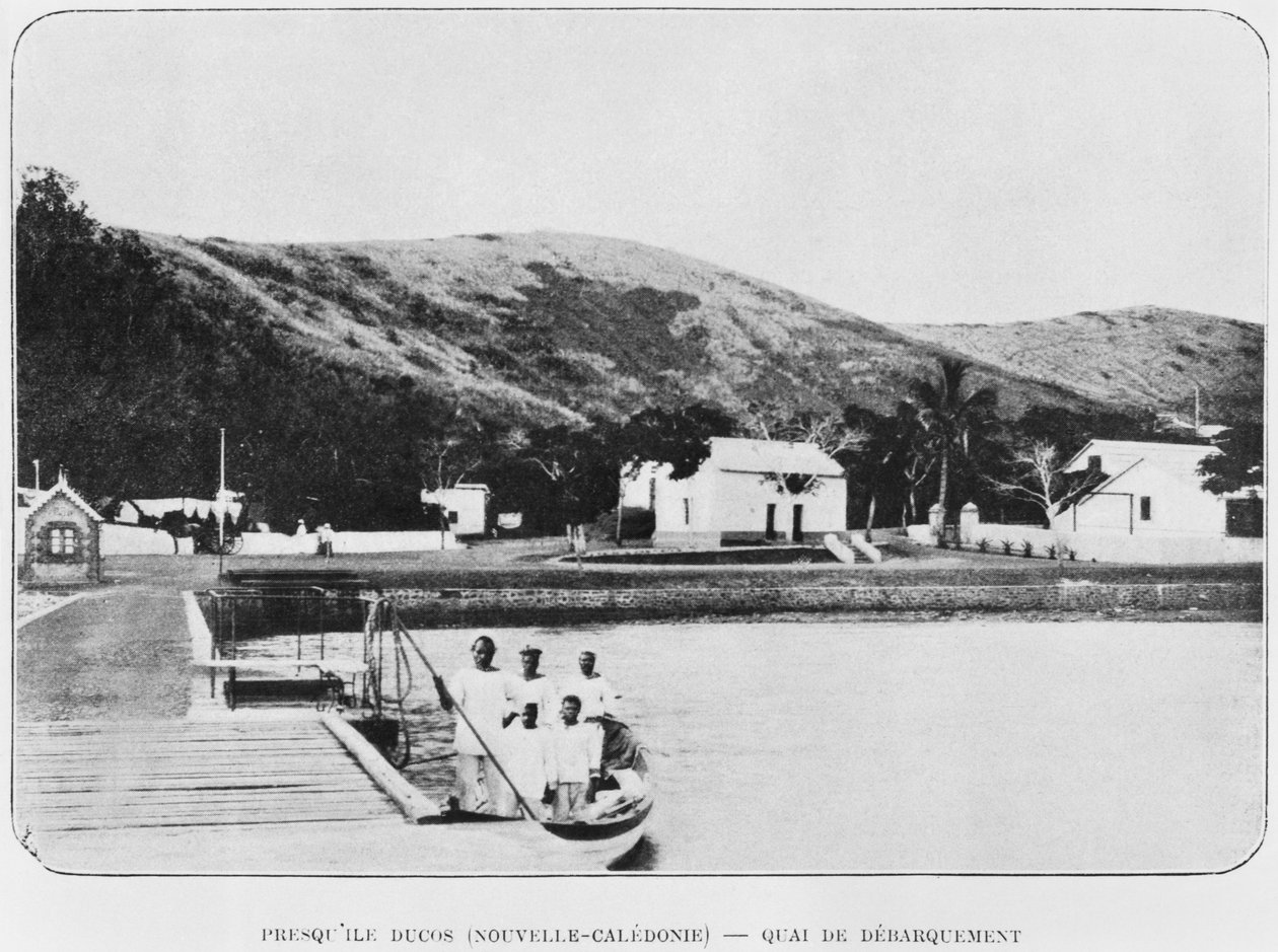 Nová Kaledonie, poloostrov Ducos, přistávací plocha, z La Depeche Coloniale, 1903 od French Photographer