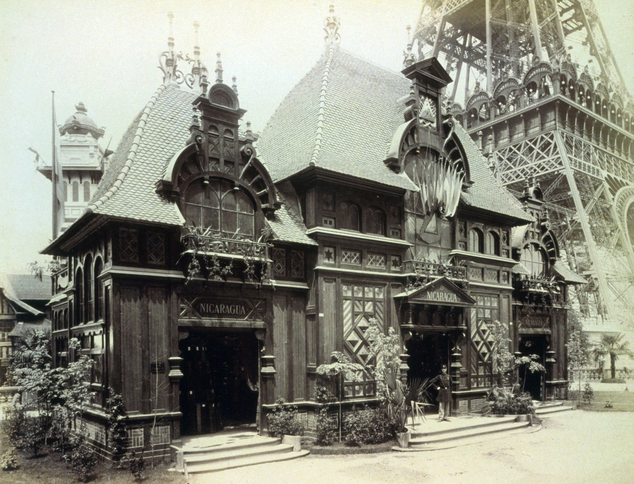 Pavilon Nikaraguy, pařížská výstava, 1889 od French Photographer