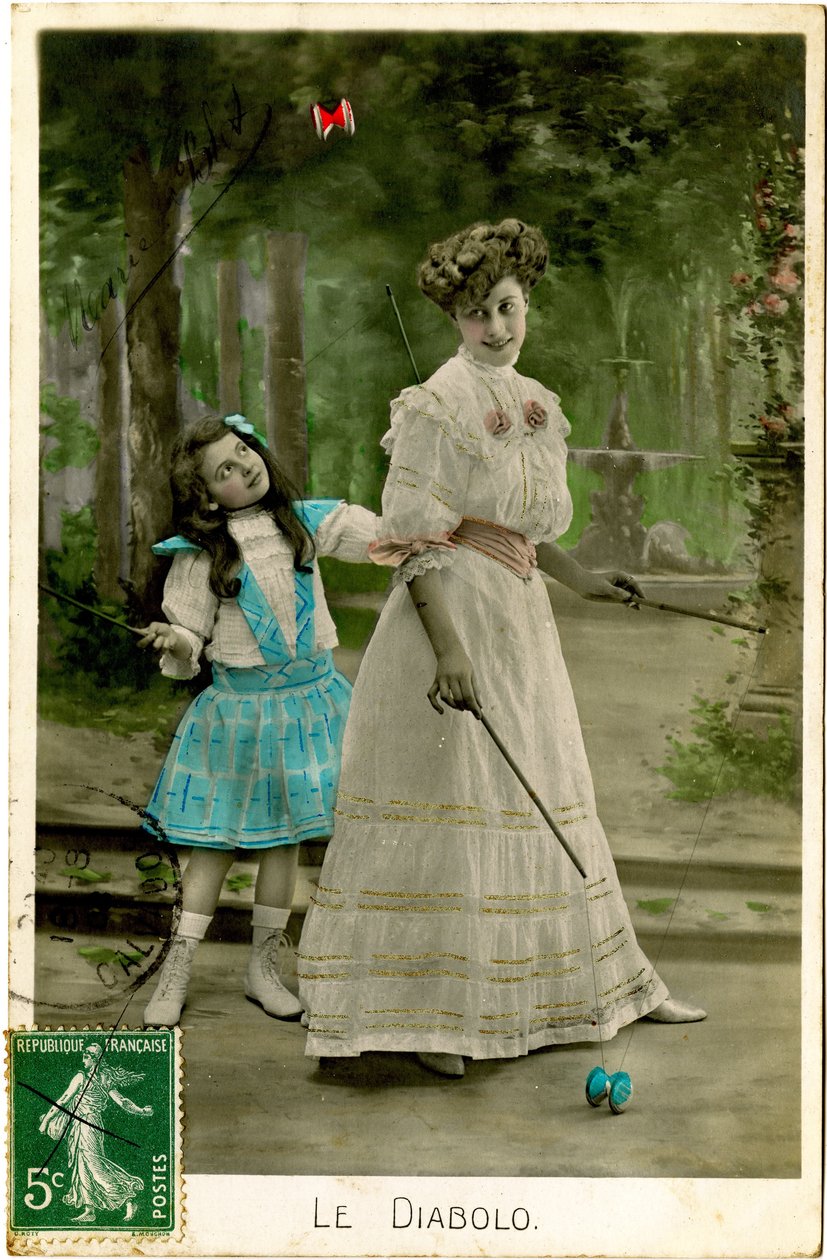 Hra na diabolo, 1908 (barevné foto) od French Photographer