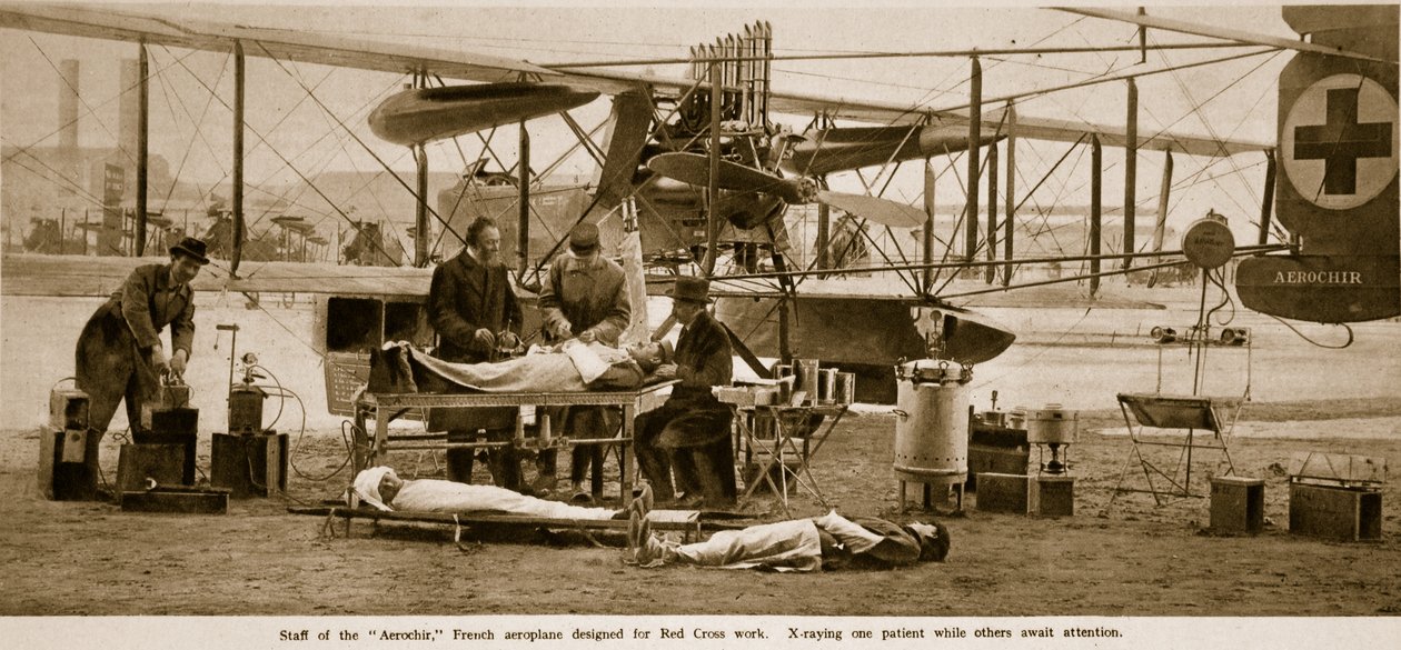 Štáb Aerochir, francouzský letoun určený pro práci Červeného kříže, 1914-19 od French Photographer