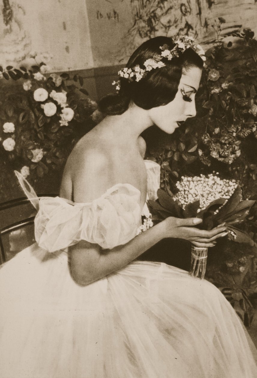 Tamara Toumanová v představení Les Sylphides z Grand Ballet de Monte-Carlo, 1949 (fotogravura) od French Photographer