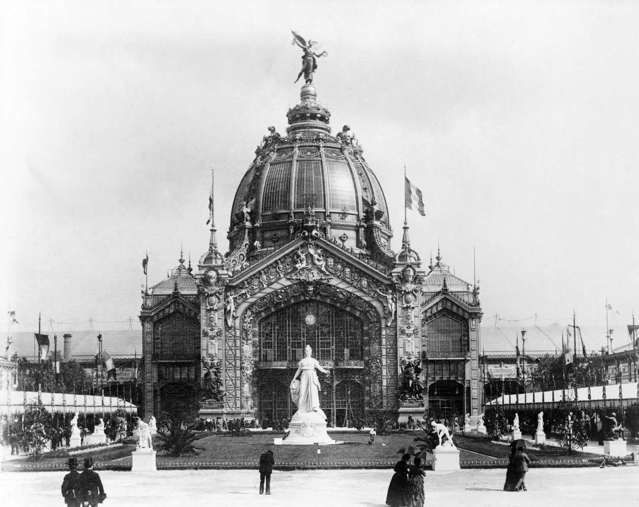 Centrální dóm, výstava v Paříži, 1889 od French Photographer