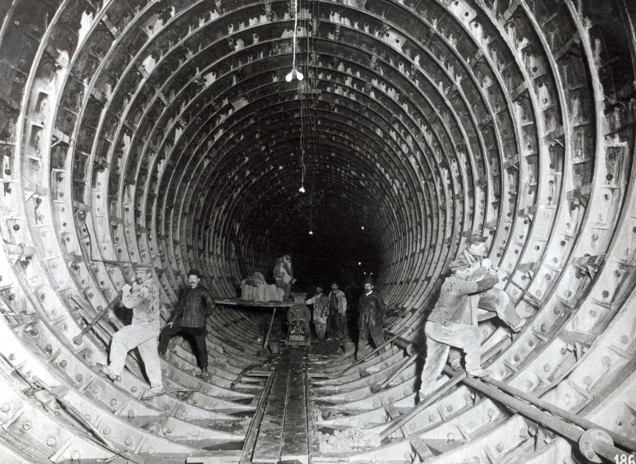 Tunel pod Seinou po proudu od Pont de la Concorde směrem k Opeře, 25. března 1911 od French Photographer