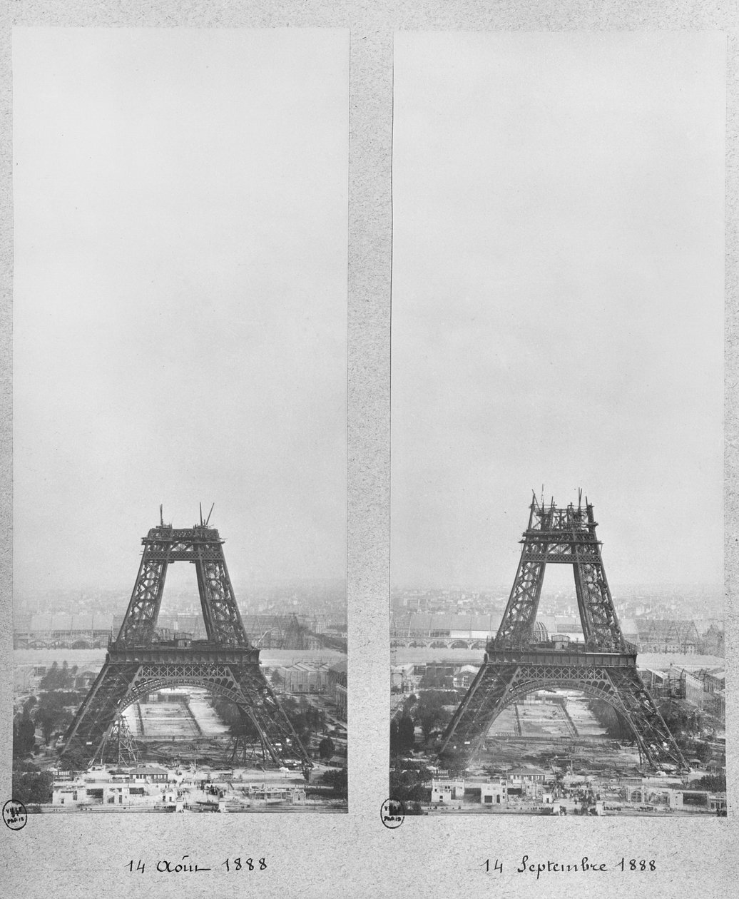 Dva pohledy na stavbu Eiffelovy věže, Paříž, 14. srpna a 14. září 1888 od French Photographer