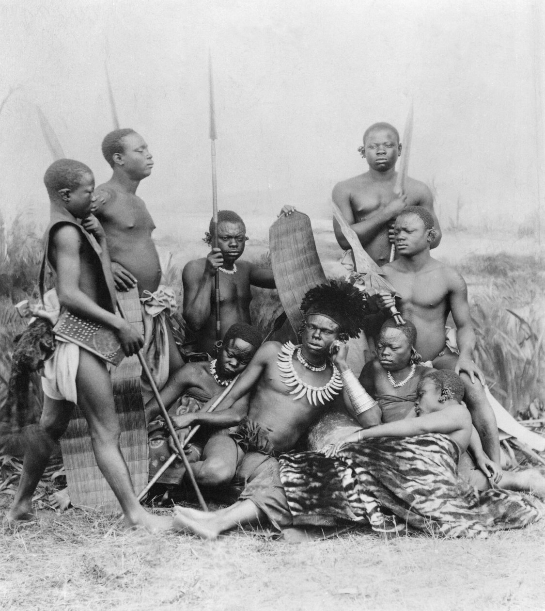 Warriors, Belgické Kongo, 1894 od French Photographer
