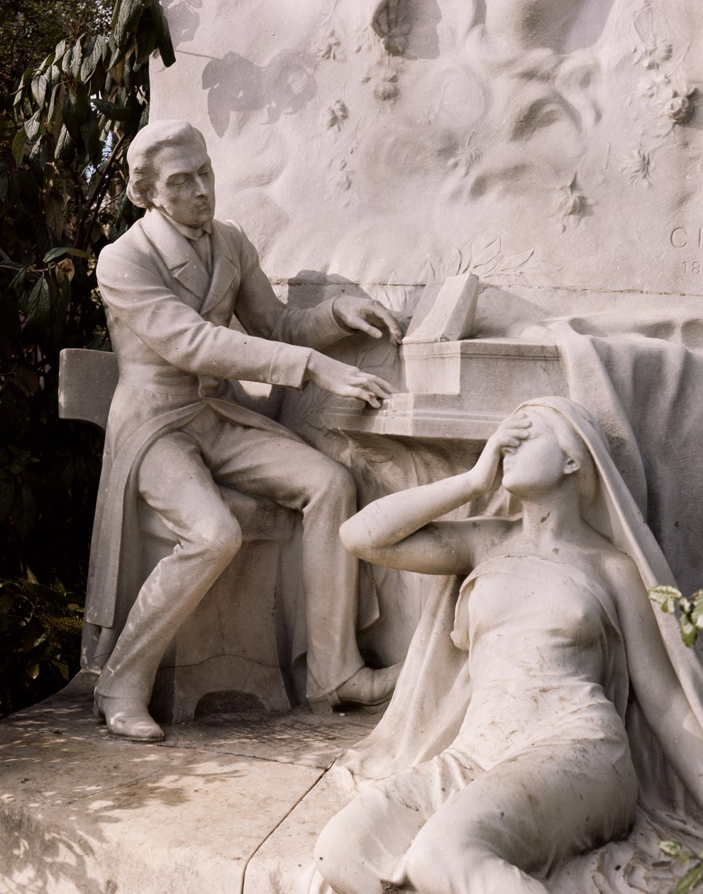 Památník Frederika Chopina (1810-49) (mramor) (detail) od French School