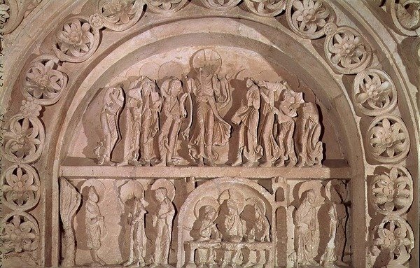 Nanebevstoupení Páně a Večeře v Emauzích, tympanon levého portálu, asi 1150 (vápenec) od French School