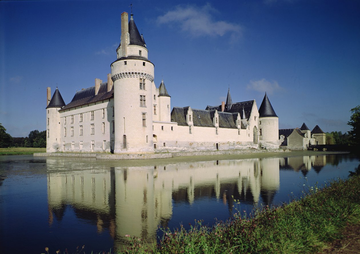 Pohled na tvrz a jižní a východní fasády zámku du Plessis-Bourre, postavený 1468-73 od French School