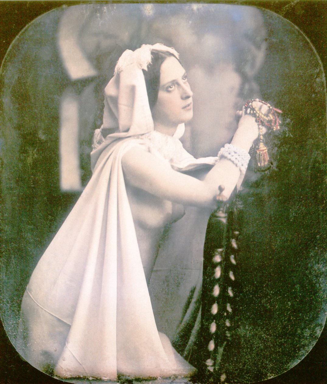 Modlící se žena na židli, 1850 (ručně kolorovaná stereoskopická daguerrotypie) od French Photographer