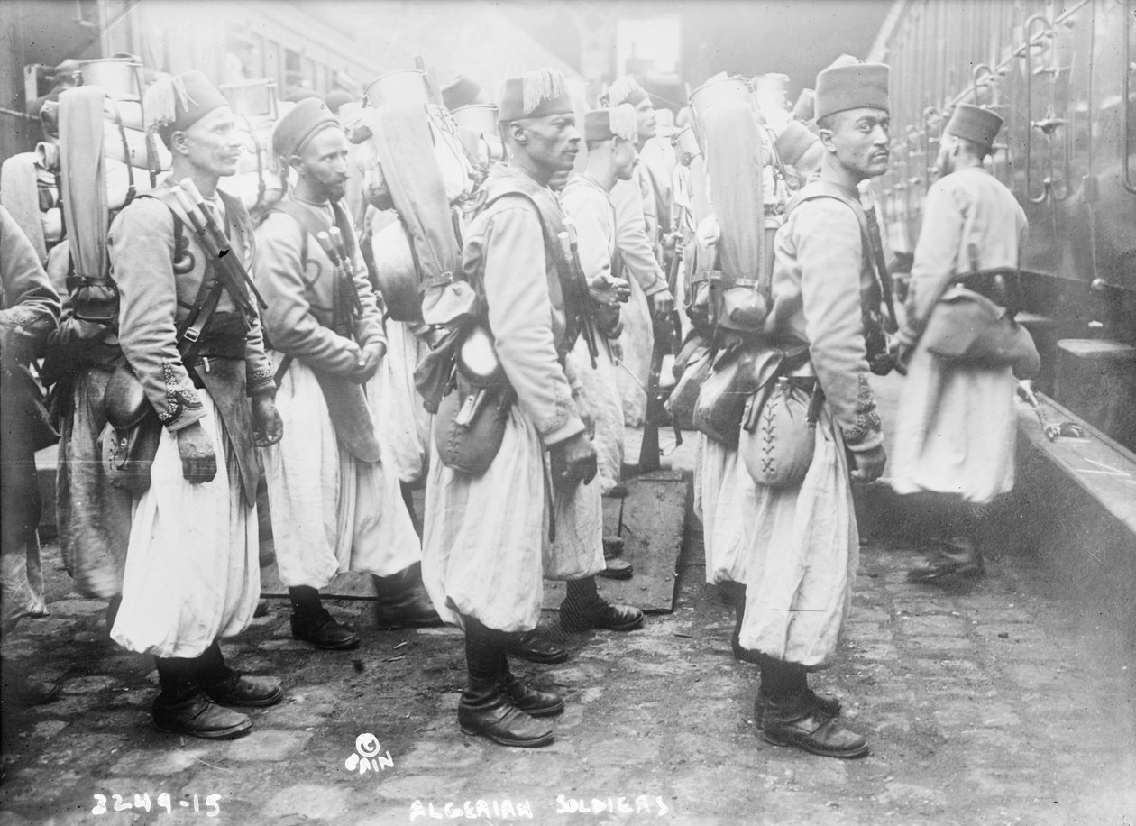 Alžírští vojáci, 1914-15 od French Photographer